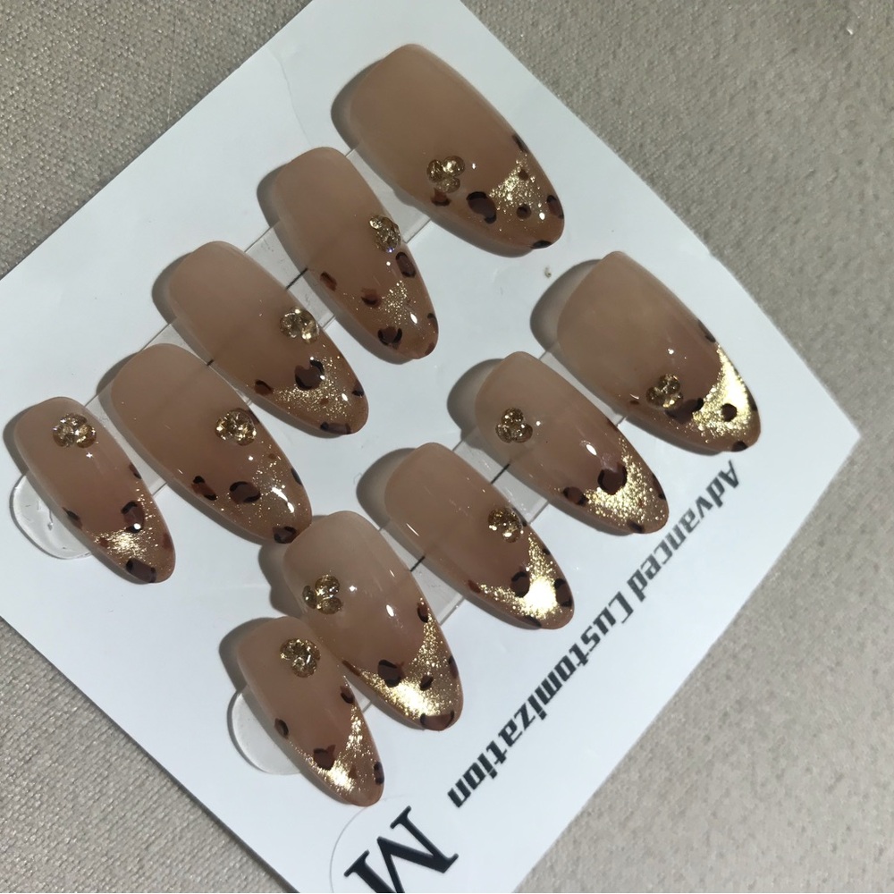 Handmade press-on nails